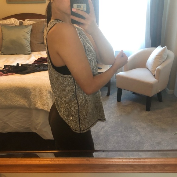 lululemon patterned tank - Picture 4 of 5